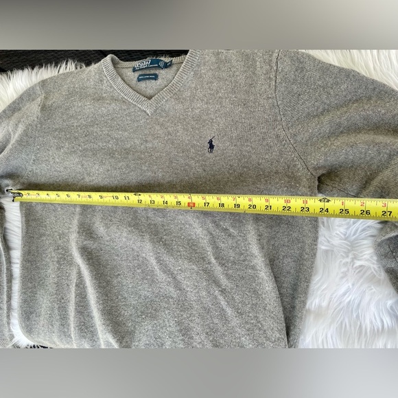 Polo Ralph Lauren Gray V-Neck Sweater Lambs wool
- XL - Picture 5 of 6